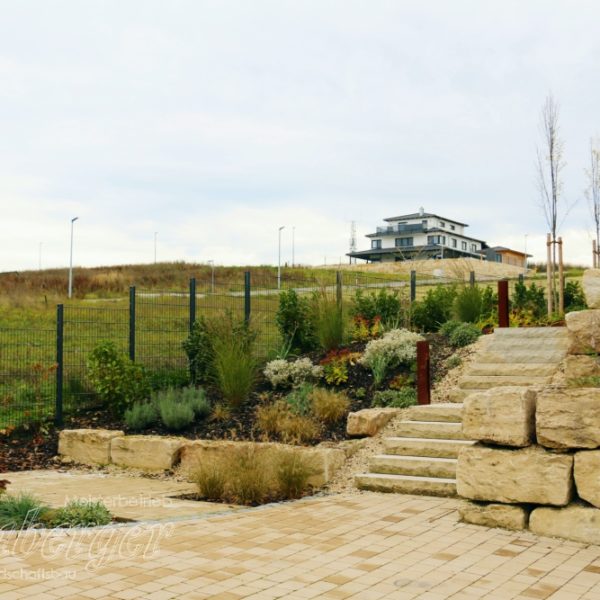 Jurastein Quader-Terrassierung